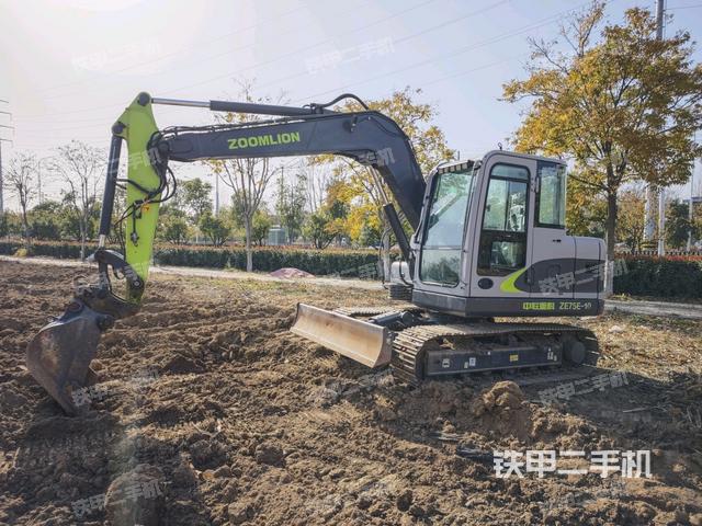 中聯(lián)重科ZE75E-10挖掘機(jī)