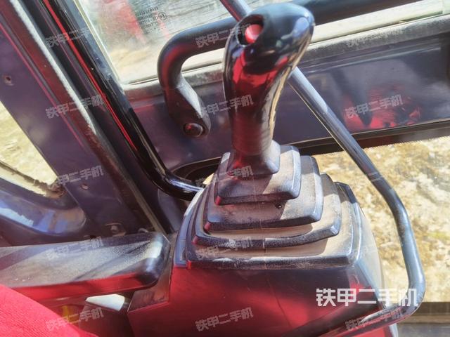 座椅左侧控制台/音响/含左手柄（驾驶室部分）