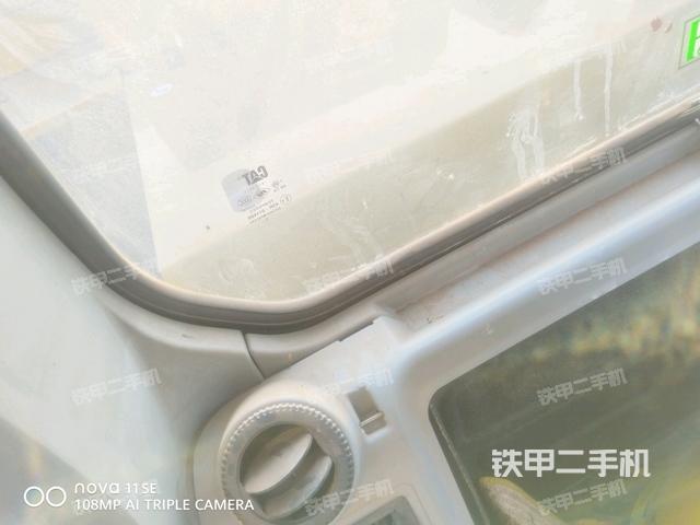 后窗玻璃角标（驾驶室部分）