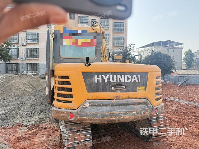 驾驶室顶部（整机外观）