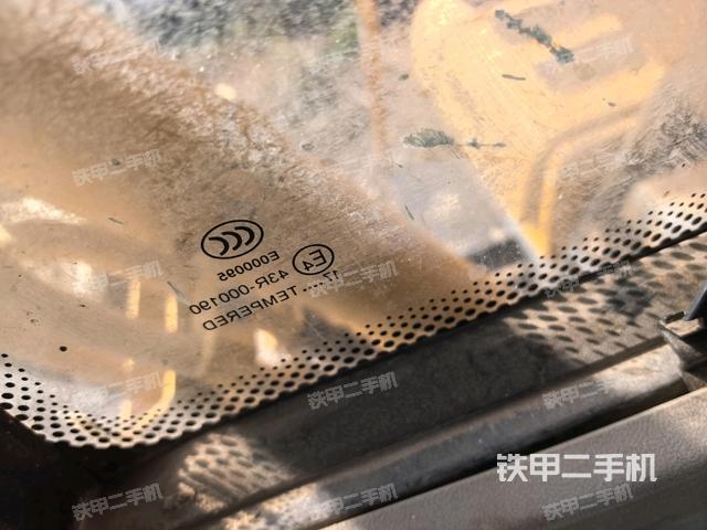 后窗玻璃角标（驾驶室部分）