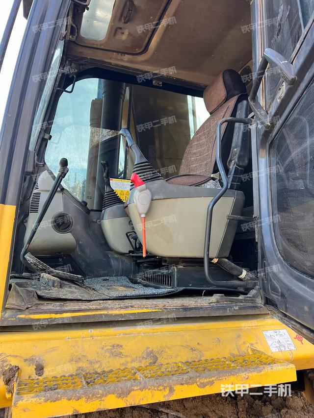 驾驶室整体（整机外观）