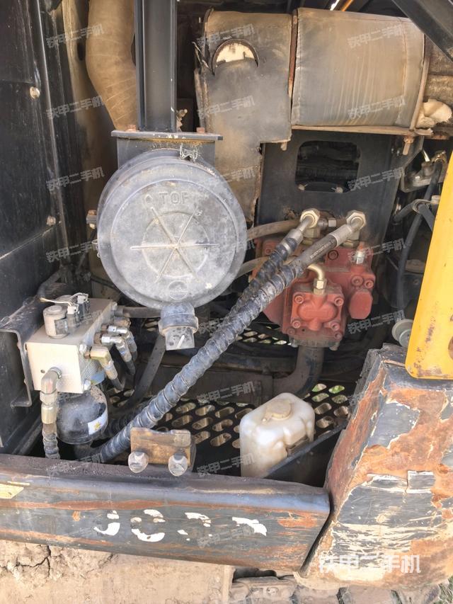 座椅左侧控制台/音响/含左手柄（驾驶室部分）