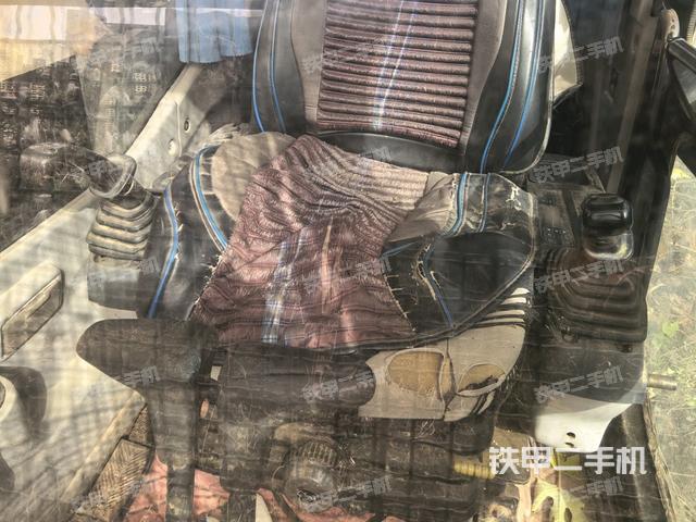 駕駛室整體（整機(jī)外觀）