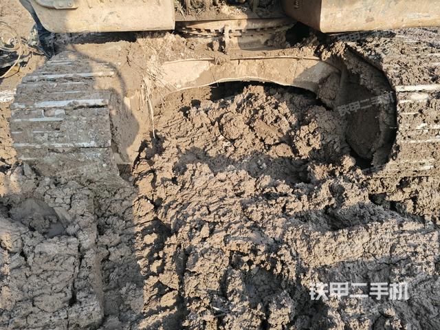 转盘和下车架正前（工作和回转装置）