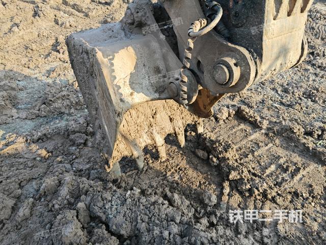 铲斗右后整体（工作和回转装置）