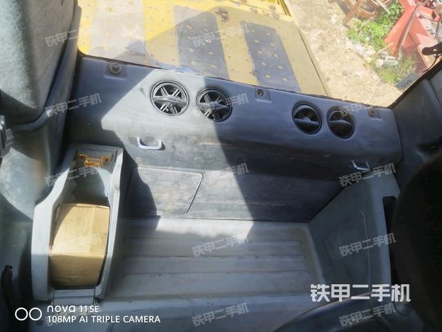 右侧玻璃角标（驾驶室部分）