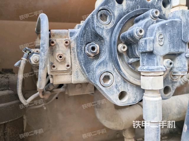 液压泵斜45 左（大件舱室）