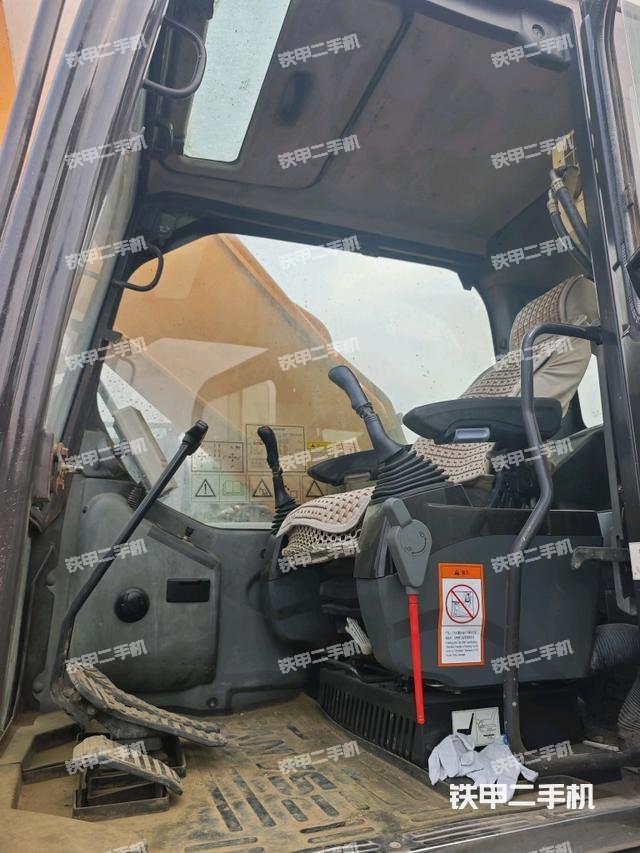 驾驶室整体（整机外观）