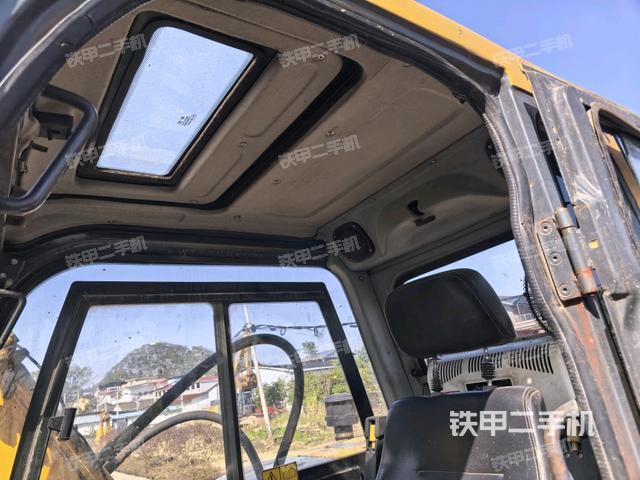 顶棚整体（驾驶室部分）