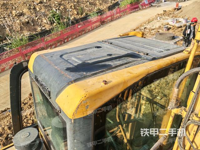 发动机室（上车部件）