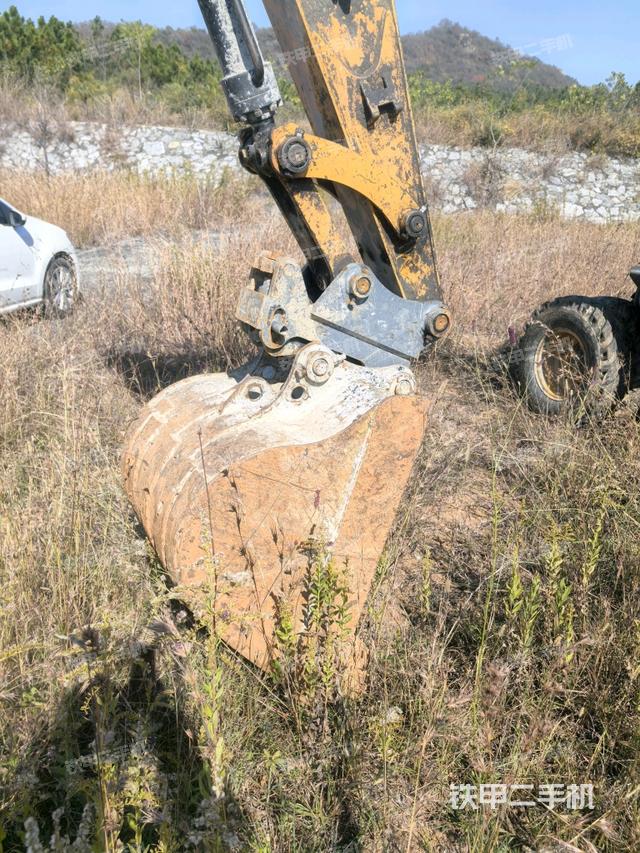 小臂整体右前（工作和回转装置）