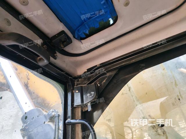 左后方玻璃角标（驾驶室部分）