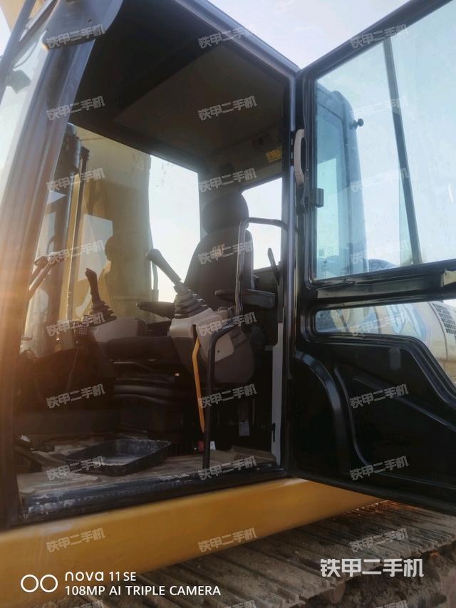 驾驶室整体（整机外观）