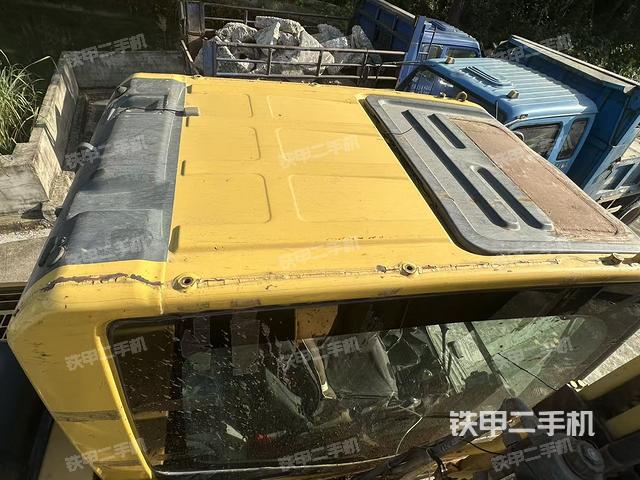 驾驶室顶部（整机外观）