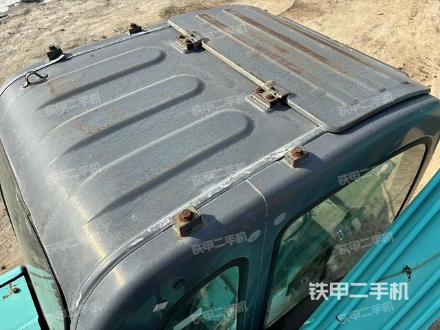 駕駛室頂部（整機(jī)外觀）