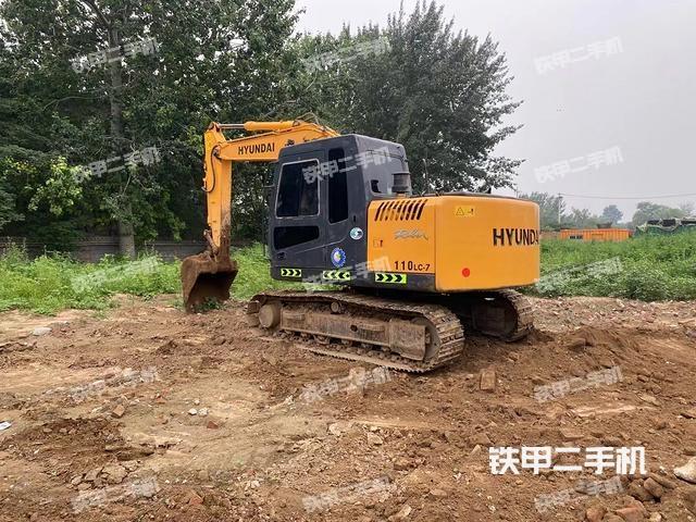 现代R110-7挖掘机