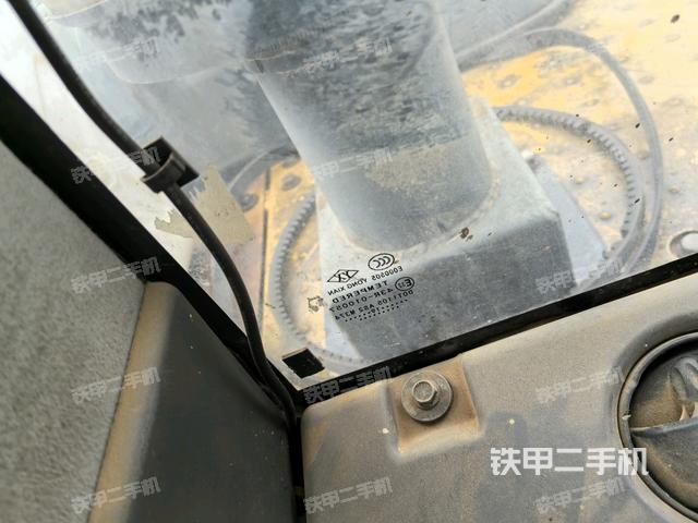 后窗玻璃角标（驾驶室部分）