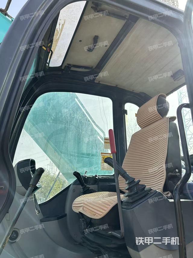 驾驶室整体（整机外观）