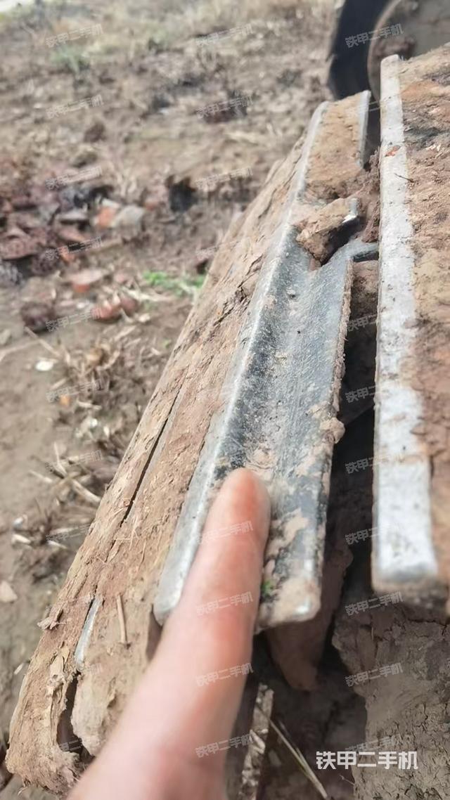 单侧履带整体（整机外观）