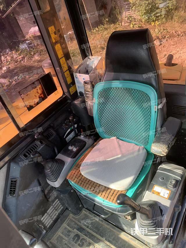 驾驶室整体（整机外观）