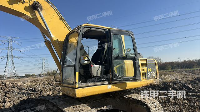 駕駛室整體（整機外觀）