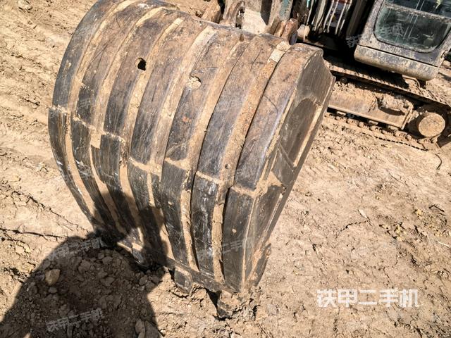 铲斗右后整体（工作和回转装置）