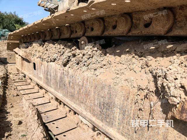 右驱动轮（行走机构）