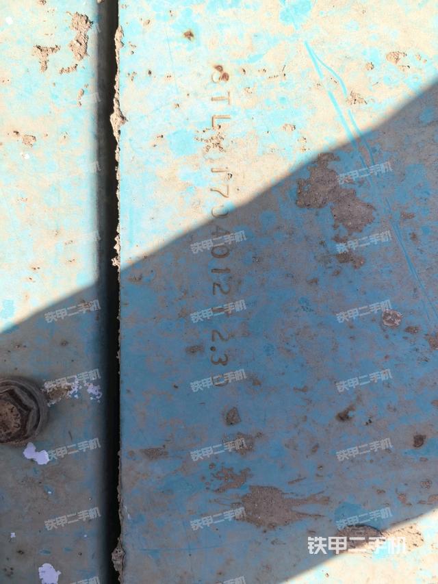 大臂背部俯视（工作和回转装置）