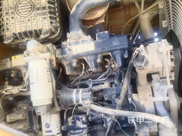 发动机左侧（整机外观及大件）