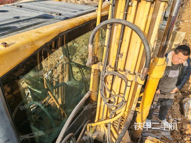 大臂背部俯视（工作和回转装置）