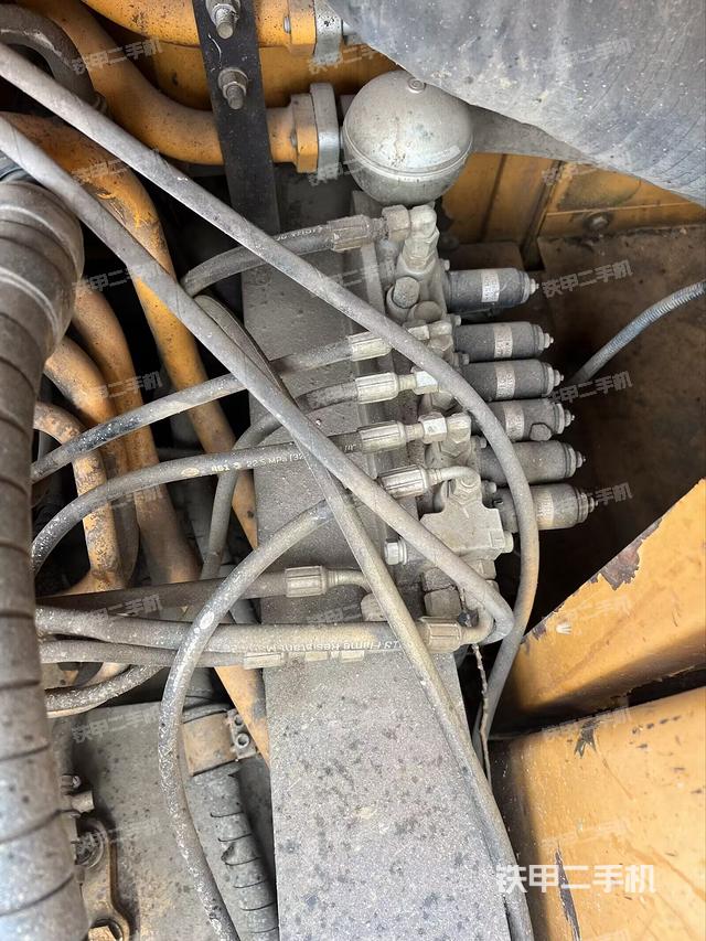 单侧履带整体（整机外观）