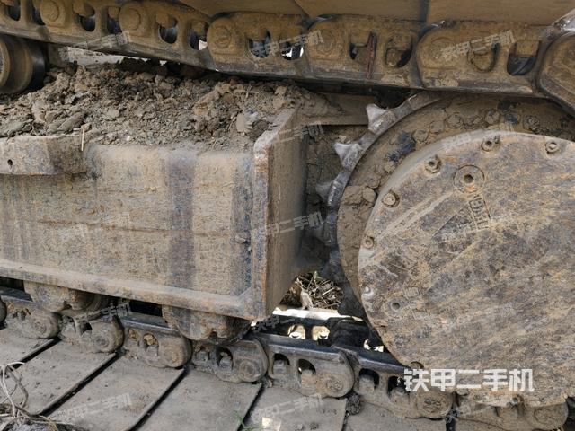 右驱动轮（行走机构）