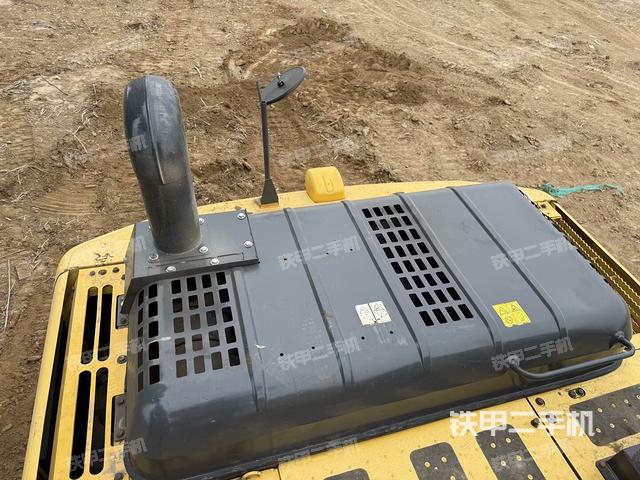 駕駛室頂部（整機外觀）