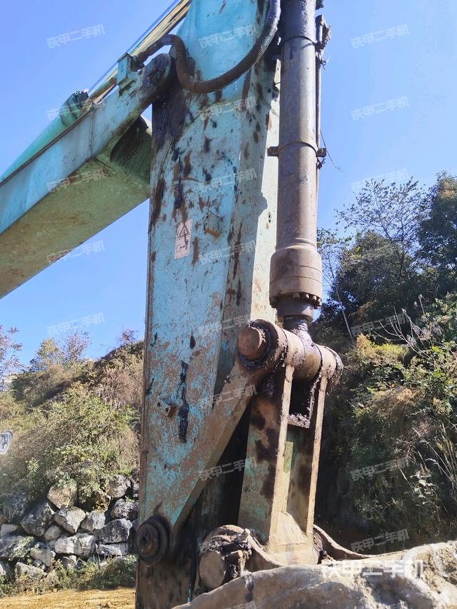 小臂整体左后（工作和回转装置）