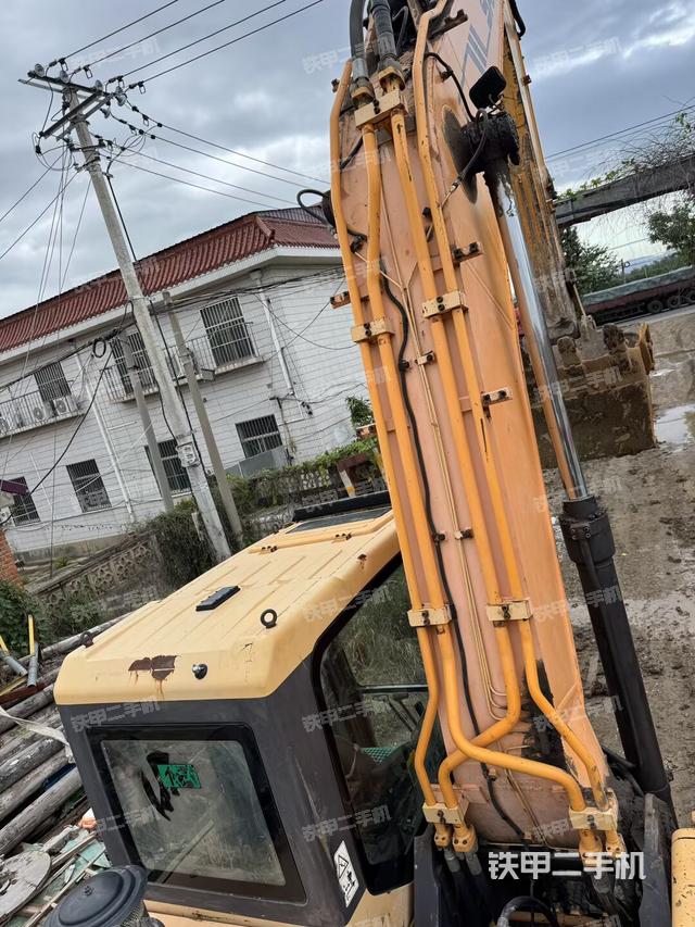 駕駛室頂部（整機(jī)外觀）