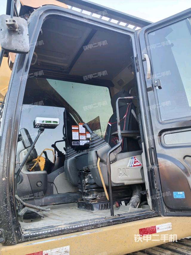 驾驶室整体（整机外观）