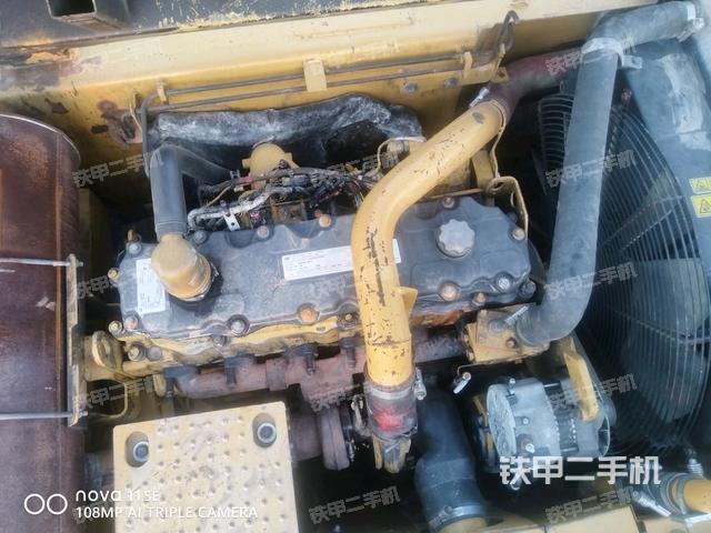 发动机室（上车部件）