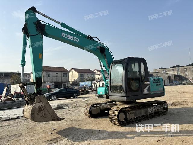 神钢SK130-8挖掘机