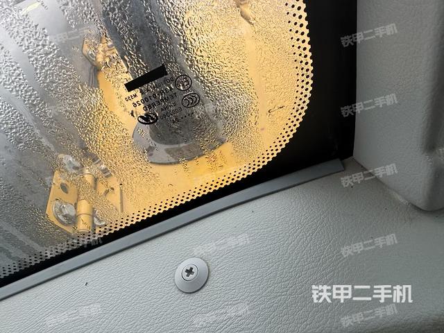 后窗玻璃角標(biāo)（駕駛室部分）