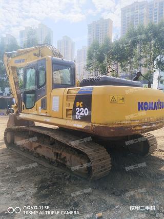 小松PC240LC-8挖掘機實拍圖片