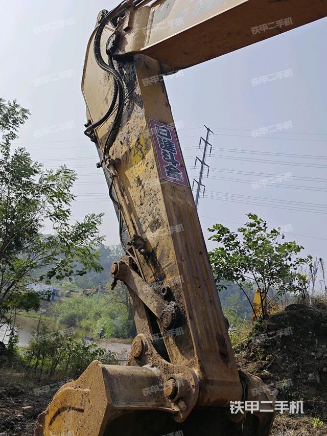 小臂整体左后（工作和回转装置）