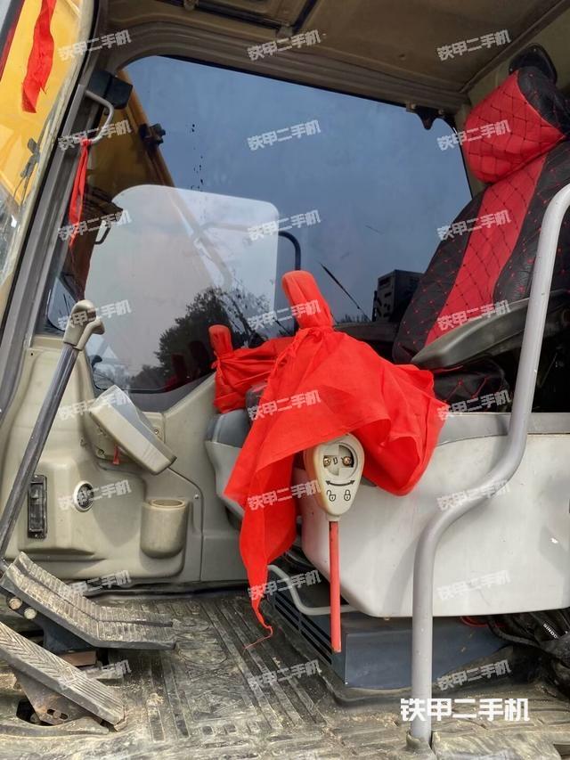 驾驶室整体（整机外观）