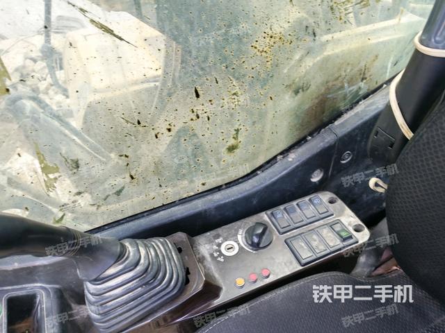 座椅右侧控制台/钥匙门/油门/含右手柄（驾驶室部分）