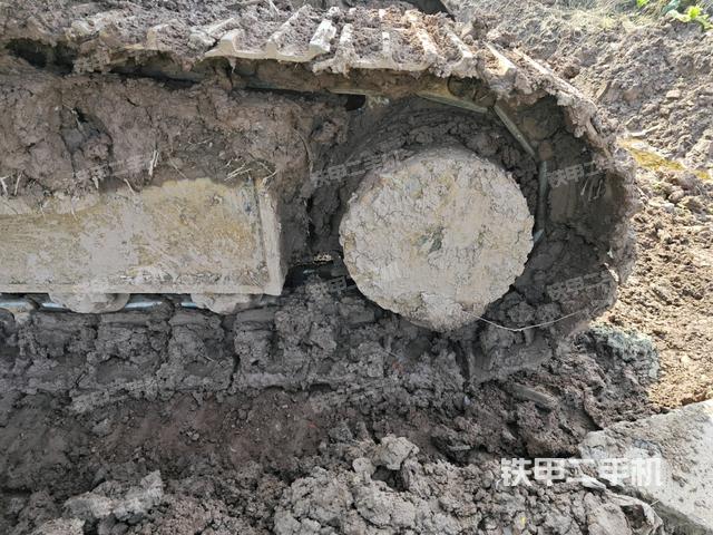 右驱动轮（行走机构）