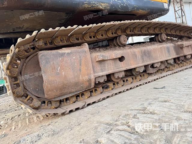 單側(cè)履帶整體（整機(jī)外觀）