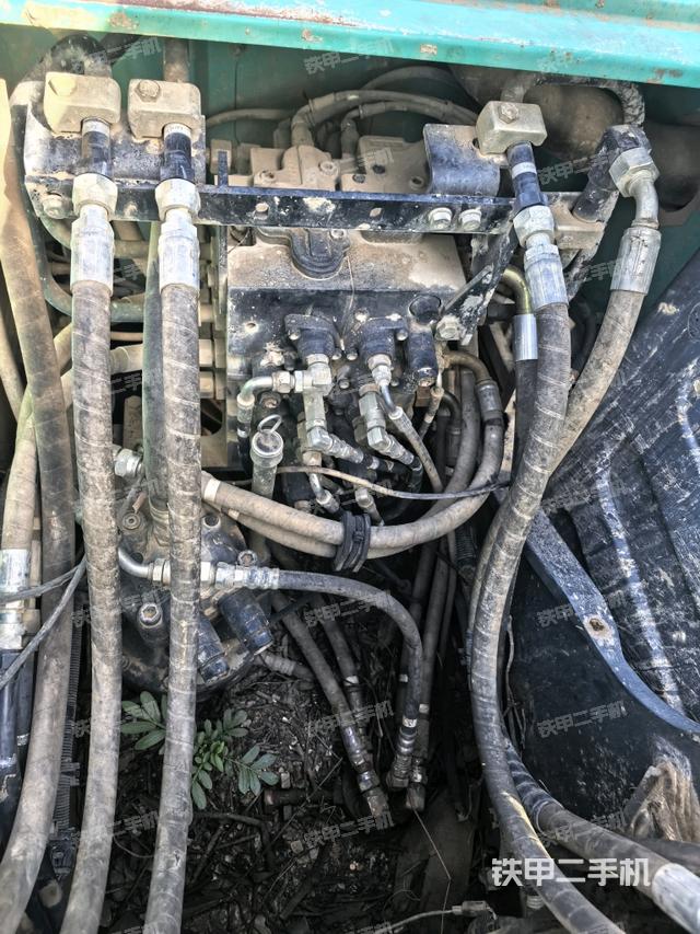 发动机室（上车部件）