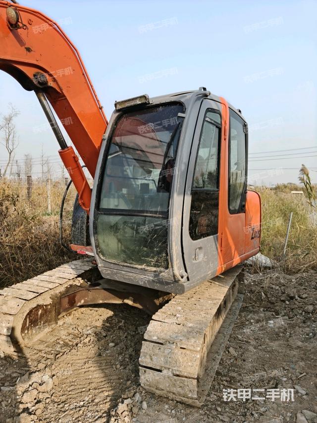 駕駛室整體（整機外觀）