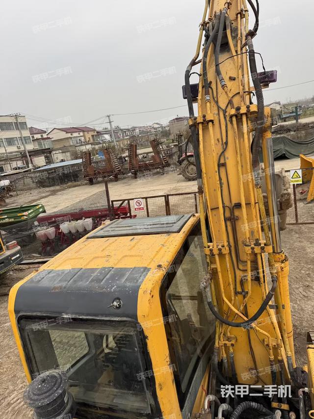 駕駛室頂部（整機(jī)外觀）