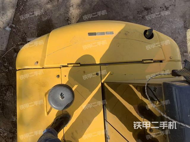 驾驶室顶部（整机外观）